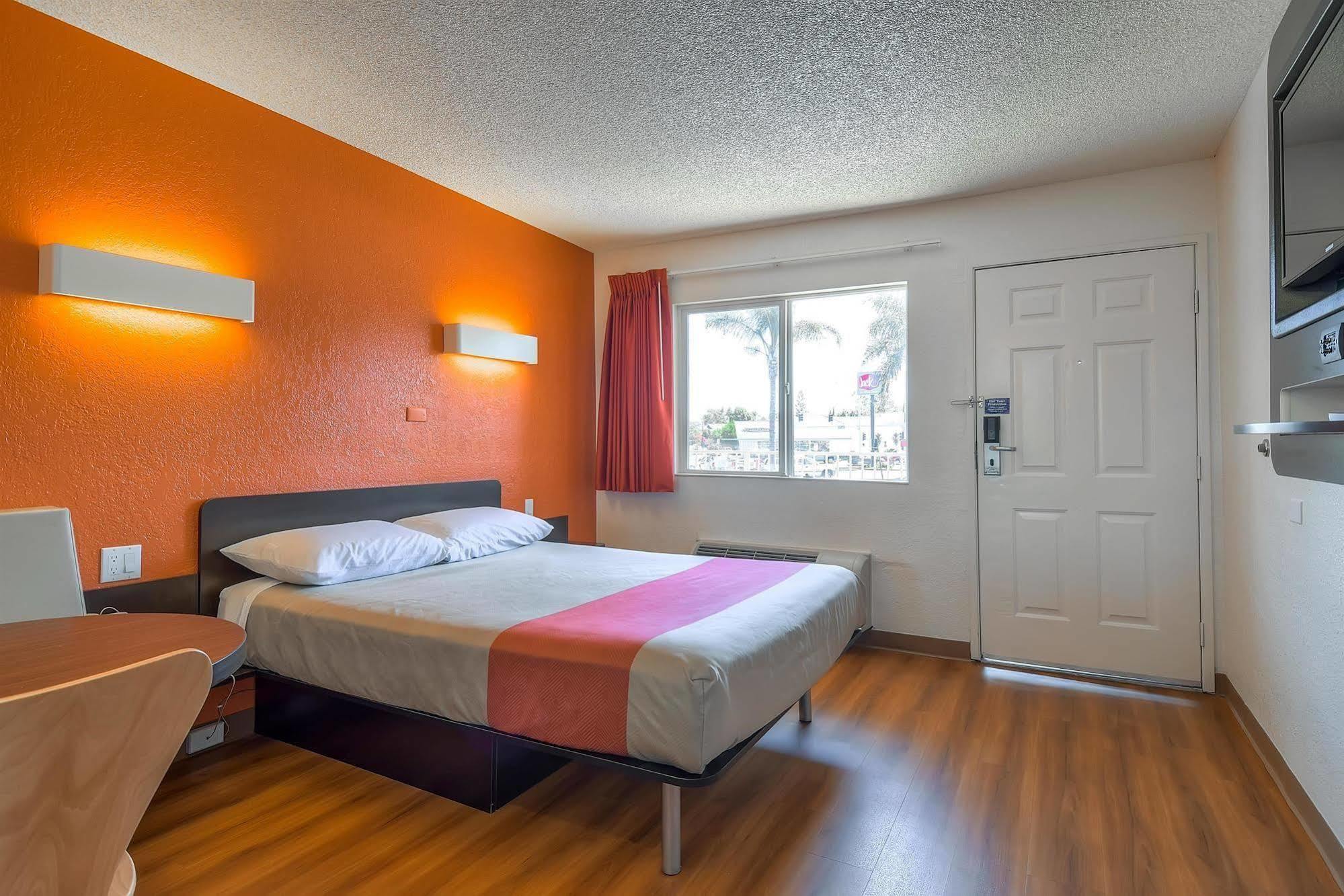 Motel 6-Long Beach, Ca - Los Angeles Ngoại thất bức ảnh